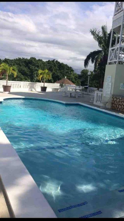 #D1 Castle Studio Wifi King Bed Ocho Rios Jamaica Екстер'єр фото